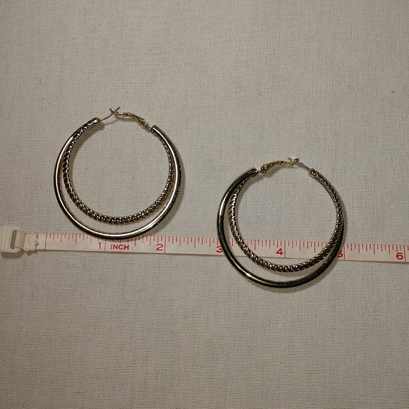Vintage Set of Two Hoop Pierced Earrings - Picture 6 of 8